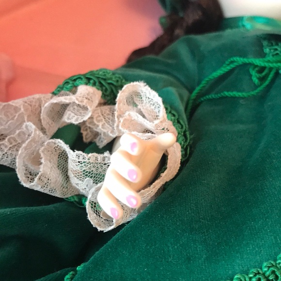 Madame Alexander Scarlett O’Hara Doll. - Picture 3 of 8